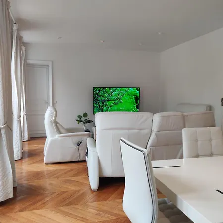 Eiffel Edge Escape 30 M From Eiffel Tower Apartment Paris Exterior photo